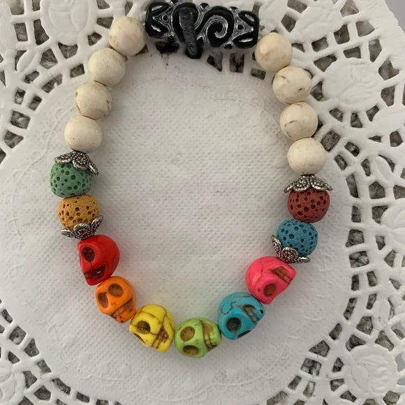 2/30$ 🔮 Pride Skull Gemstone Bracelet - Picture 3 of 5
